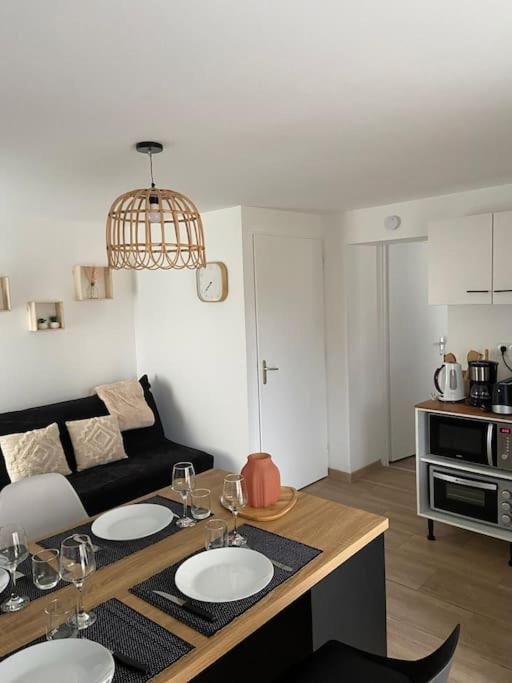 Le Happynous, Cosy, Climatise, Wifi, Parking Prive Interieur Holiday home *